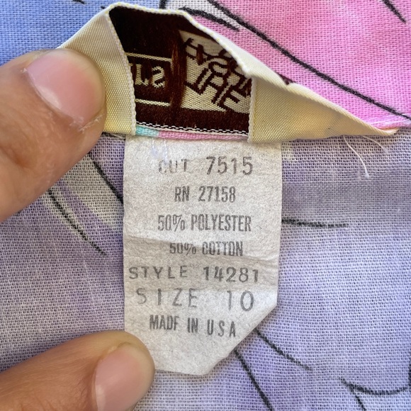 SEARS FASHION PLACE | Vintage Women’s Floral Button Down Shirt - Picture 5 of 5